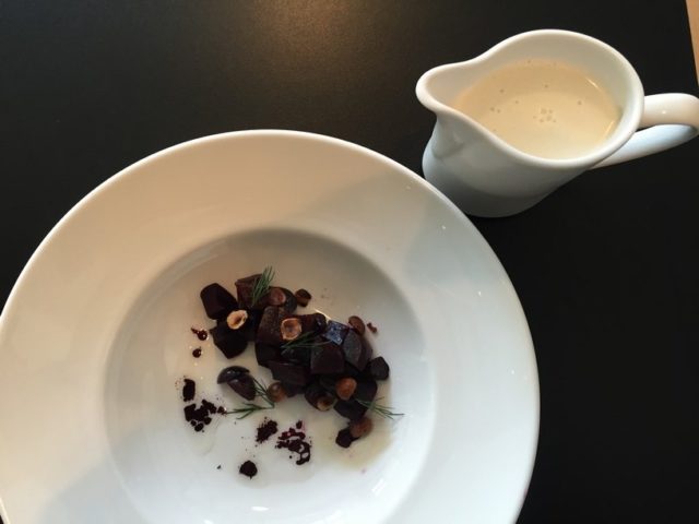 Wrocław, Dinette, gdzie jeść we Wrocławiu, gdzie na śniadanie we Wrocławiu, gdzie na obiad we Wroclawiu, najlepsze restauracje Wrocław, chłodnik migdałowy