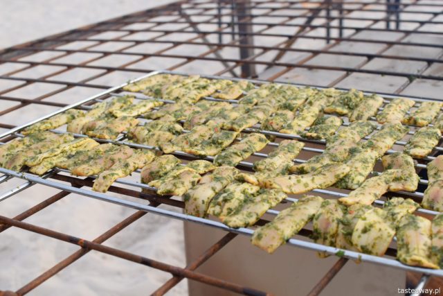 Dinner with a view, Dinner with a view MORZE, kociołek, gotowanie na plaży, Malika, kolacja z widokiem, stolik z widokiem