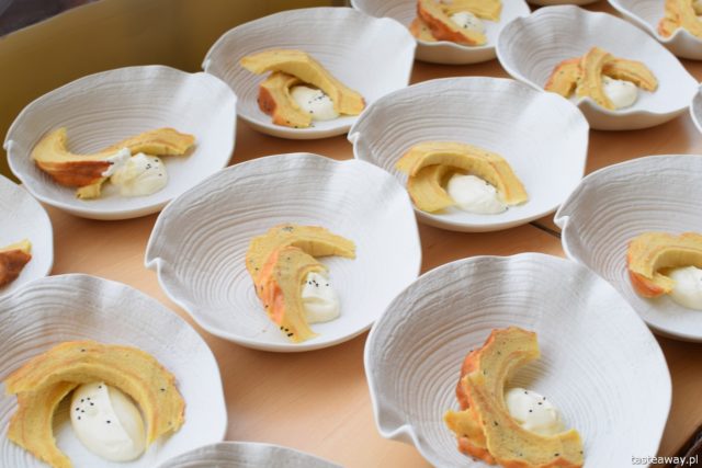 Dinner with a view, Dinner with a view MORZE, kociołek, gotowanie na plaży, Malika, kolacja z widokiem, stolik z widokiem