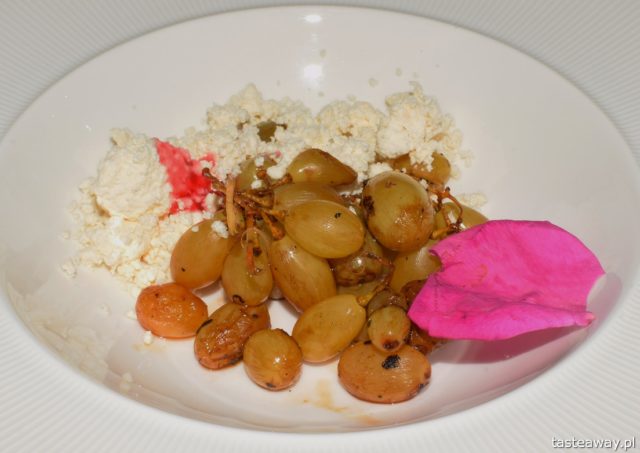 Dinner with a view, Dinner with a view MORZE, kociołek, gotowanie na plaży, Malika, kolacja z widokiem, stolik z widokiem, ser serwatkowy, winogrona