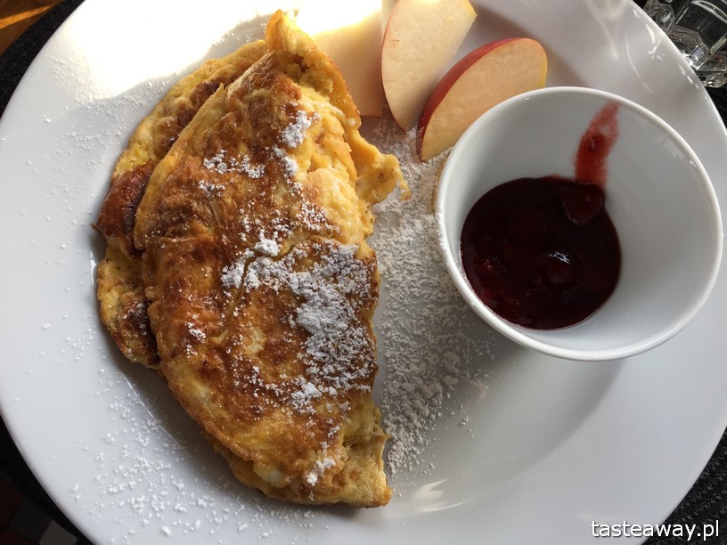 Nabo, Nabo Cafe, miejsca przyjazne dzieciom, gdzie na śniadanie, rodzinny obiad, rodzinne śniadanie, Warszawa, Sadyba, miejsca przyjazne rodzinie, omlet, omlet na słodko