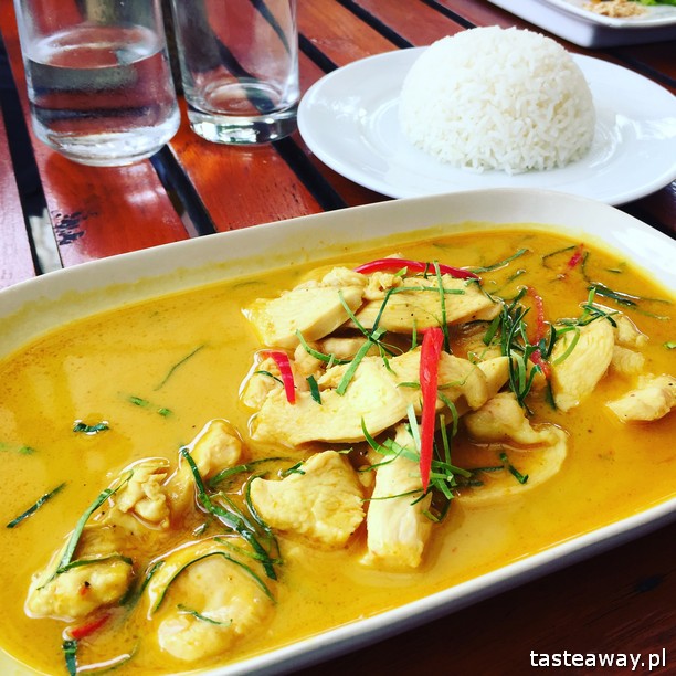 co jeść w Tajlandii, czego spróbować w Tajlandii, kuchnia tajskie, tajskie potrawy, panang curry, phanaeng curry