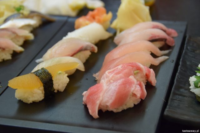 sushi w Japonii, jakie jest sushi w Japonii, jak smakuje sushi w Japonii, nigiri, inari