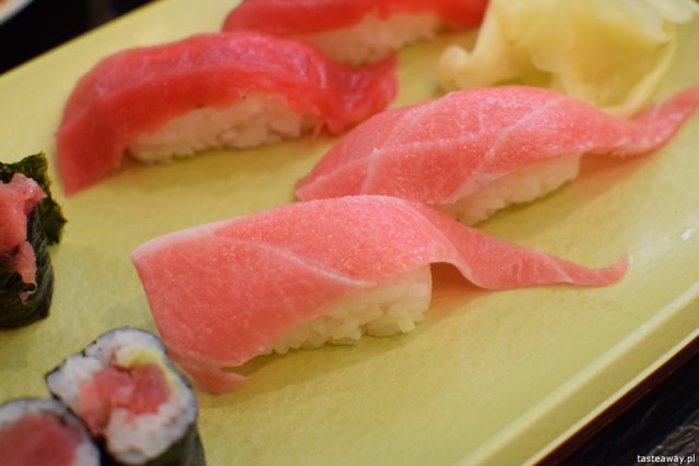 sushi w Japonii, jakie jest sushi w Japonii, jak smakuje sushi w Japonii, nigiri