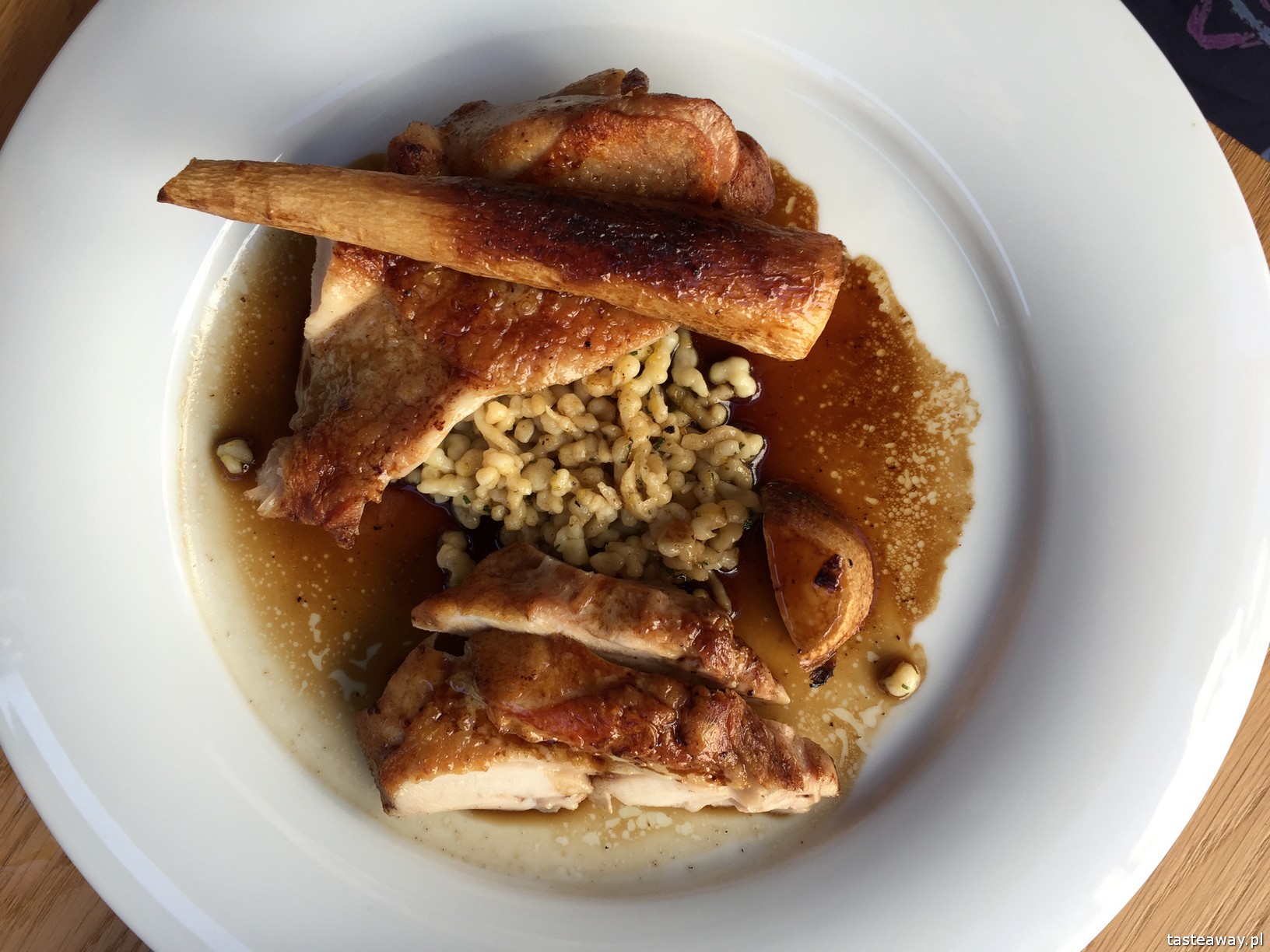 Sztuczka Bistro, gdzie jeść w Trójmieście, gdzie jeść w Sopocie,  najlepsze restauracje w Trójmieście, najlepsze restauracje w Sopocie, kurze udko, szpecle