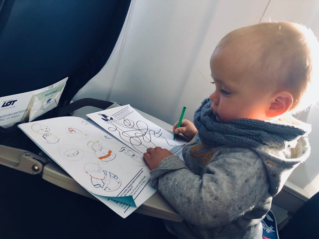 podróżowanie z dzieckiem, samolotem z dzieckiem