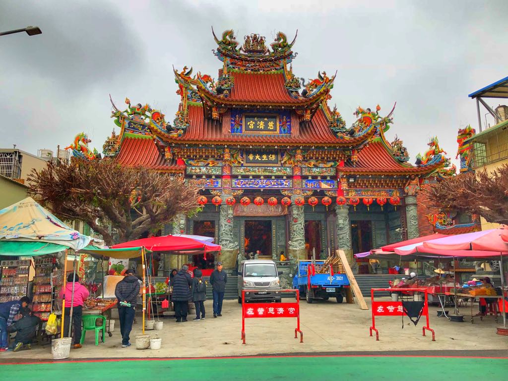 Tajwan, co zobaczyć na Tajwanie, co zobaczyć w Kaohsiung, Dragon and Tiger Pagodas, Lotus Pond