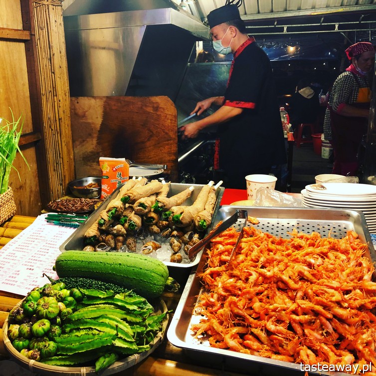 co jeść na Tajwanie, Tajwan, kuchnia Tajwanu, omlet z ostrygami, oyster omlette, street food na Tajwanie, night market na Tajwanie