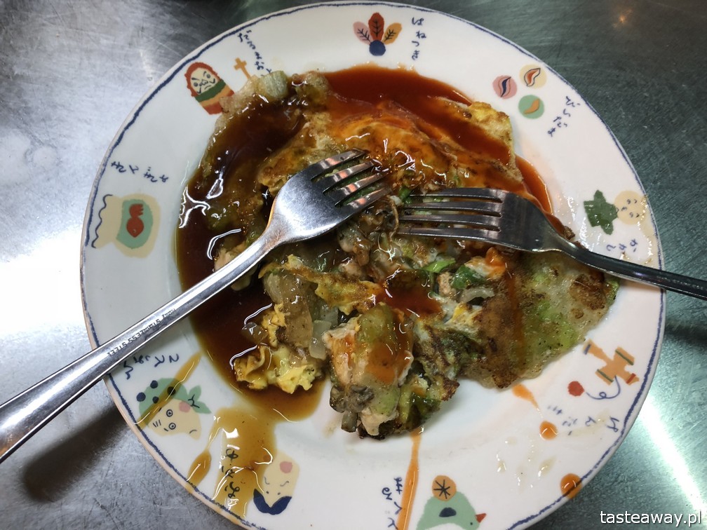 co jeść na Tajwanie, Tajwan, kuchnia Tajwanu, omlet z ostrygami, oyster omlette, street food na Tajwanie, night market na Tajwanie