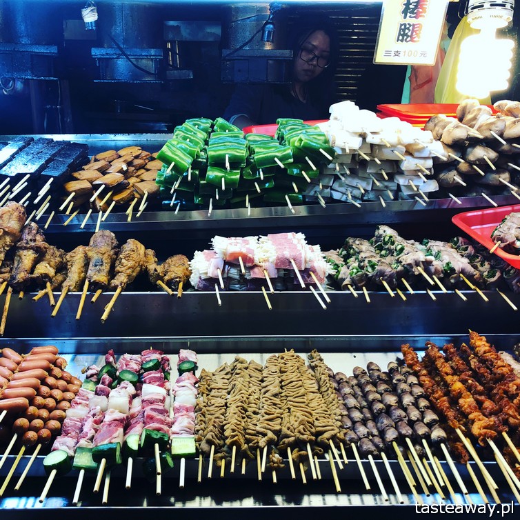 Tajwan, co zobaczyć na Tajwanie, atrakcje Tajwanu, Keelung, night market, nocny targ,, podróż na Tajwan, pierożki, chińskie pierożki, Hualien, keelung