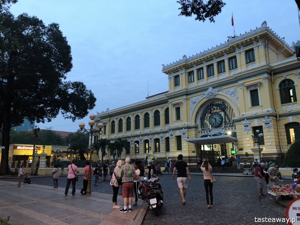 Wietnam, Ho Chi Minh, Ho Chi Minh co zobaczyć, atrakcje Ho Chi Minh, Ho Chi Minh w 2 dni, Sajgon, co zobaczyć w Sajgonie, podróże z dzieckiem, Poczta w Ho Chi Minh, Post Office