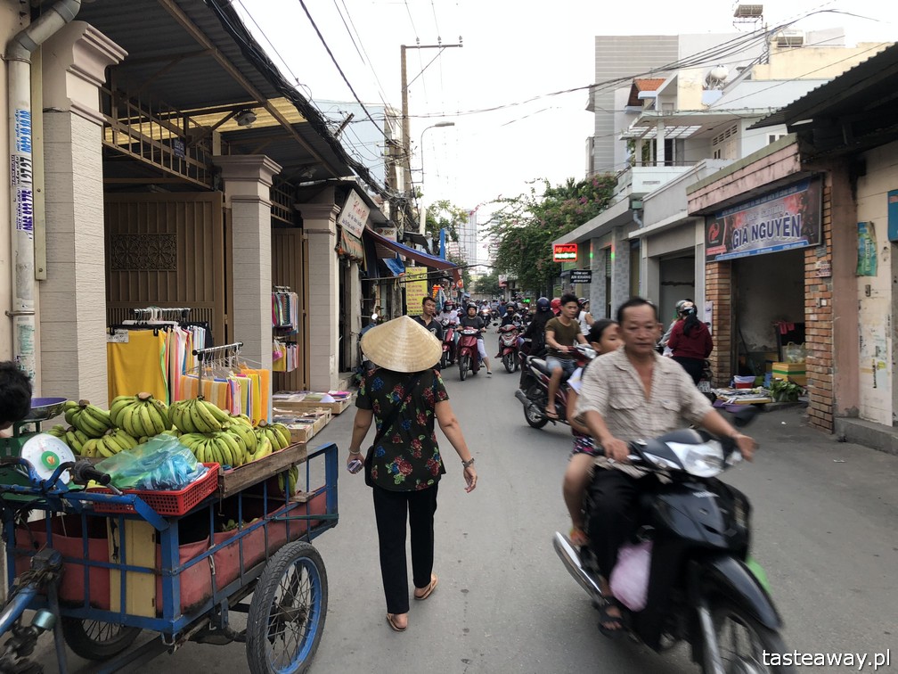 Wietnam, Ho Chi Minh, Ho Chi Minh co zobaczyć, atrakcje Ho Chi Minh, Ho Chi Minh w 2 dni, Sajgon, co zobaczyć w Sajgonie, podróże z dzieckiem, Bin Thanh