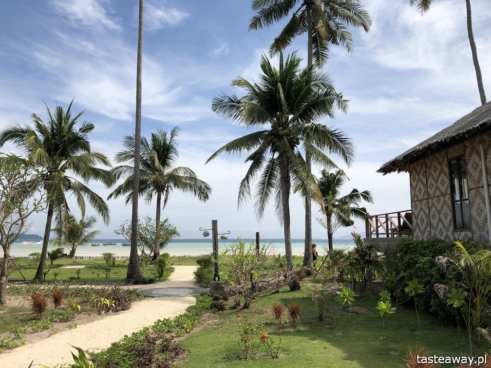 Tajlandia, Koh Phi Phi, Phi Phi Island Village Beach Resort, gdzie spać na Koh Phi Phi, najlepsze hotele na Koh Phi Phi, Koh Phi Phi z dziećmi