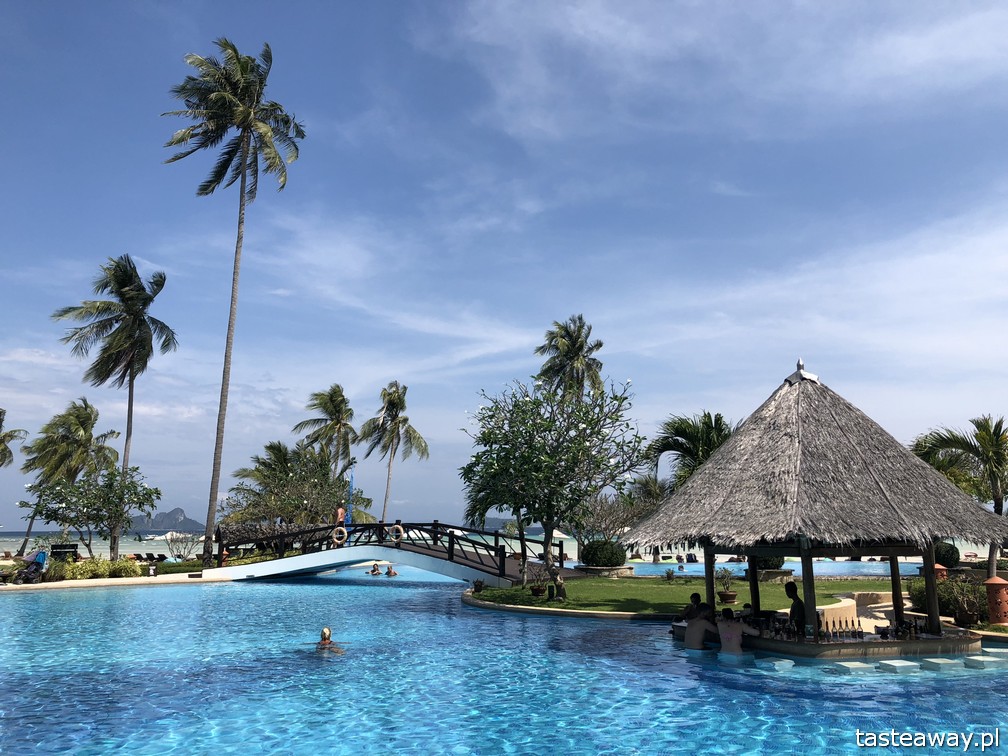 Tajlandia, Koh Phi Phi, Phi Phi Island Village Beach Resort, gdzie spać na Koh Phi Phi, najlepsze hotele na Koh Phi Phi, Koh Phi Phi z dziećmi