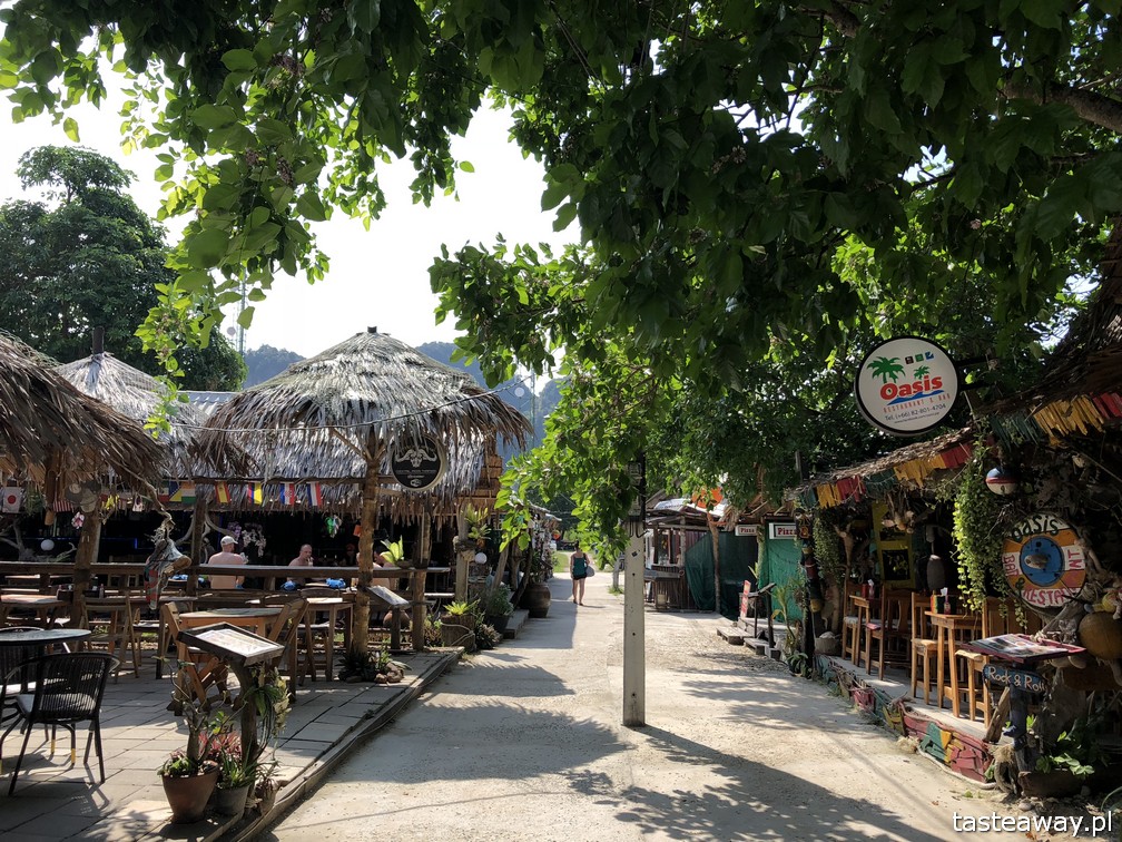 Tajlandia, Koh Phi Phi, Phi Phi Island Village Beach Resort, gdzie spać na Koh Phi Phi, najlepsze hotele na Koh Phi Phi, Koh Phi Phi z dziećmi