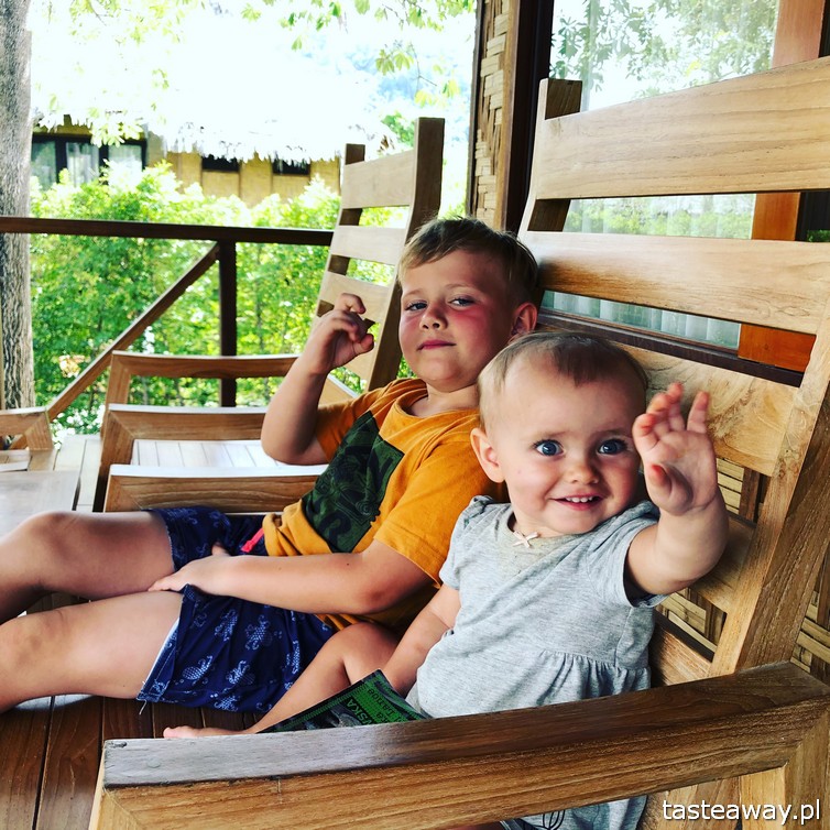 Tajlandia, Koh Phi Phi, Phi Phi Island Village Beach Resort, gdzie spać na Koh Phi Phi, najlepsze hotele na Koh Phi Phi, Koh Phi Phi z dziećmi