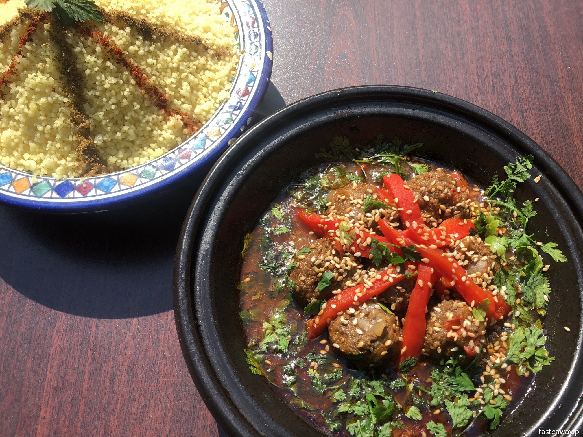 Maghreb, kuchnia marokańska, kuchnia marokańska w Warszawie, gdzie jeść na Żoliborzu, Burakowska, baba ganoush, hummus, pulpeciki jagnięco-wołowe,