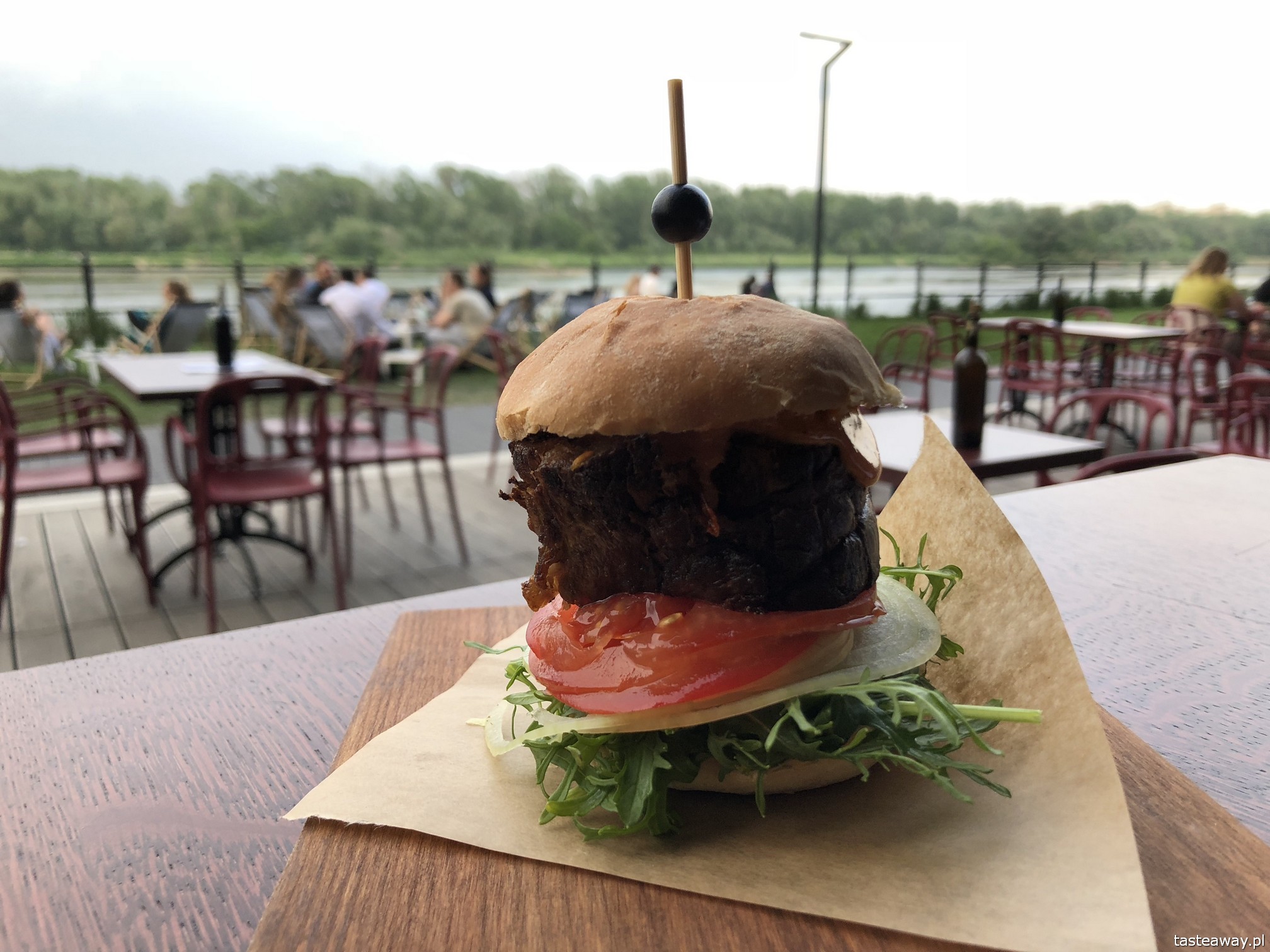 Winsky, Winsky Wine'n'Whisky Bar, nad wisłą, gdzie jeść nad Wisłą, tapas, małe formy, talerzyki, kanapka z jagnieciną