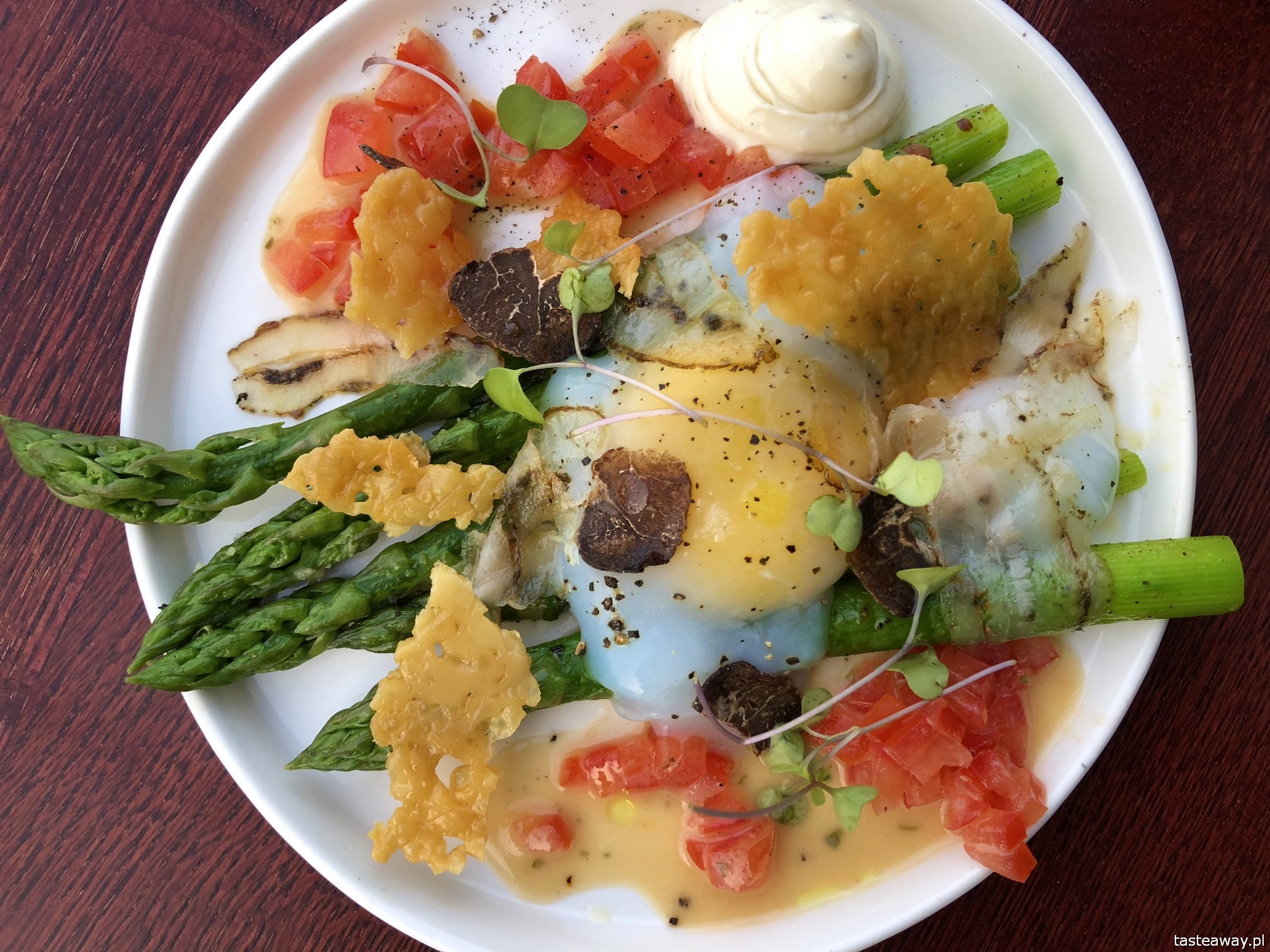 Winsky, Winsky Wine'n'Whisky Bar, nad wisłą, gdzie jeść nad Wisłą, tapas, małe formy, talerzyki, szparagi