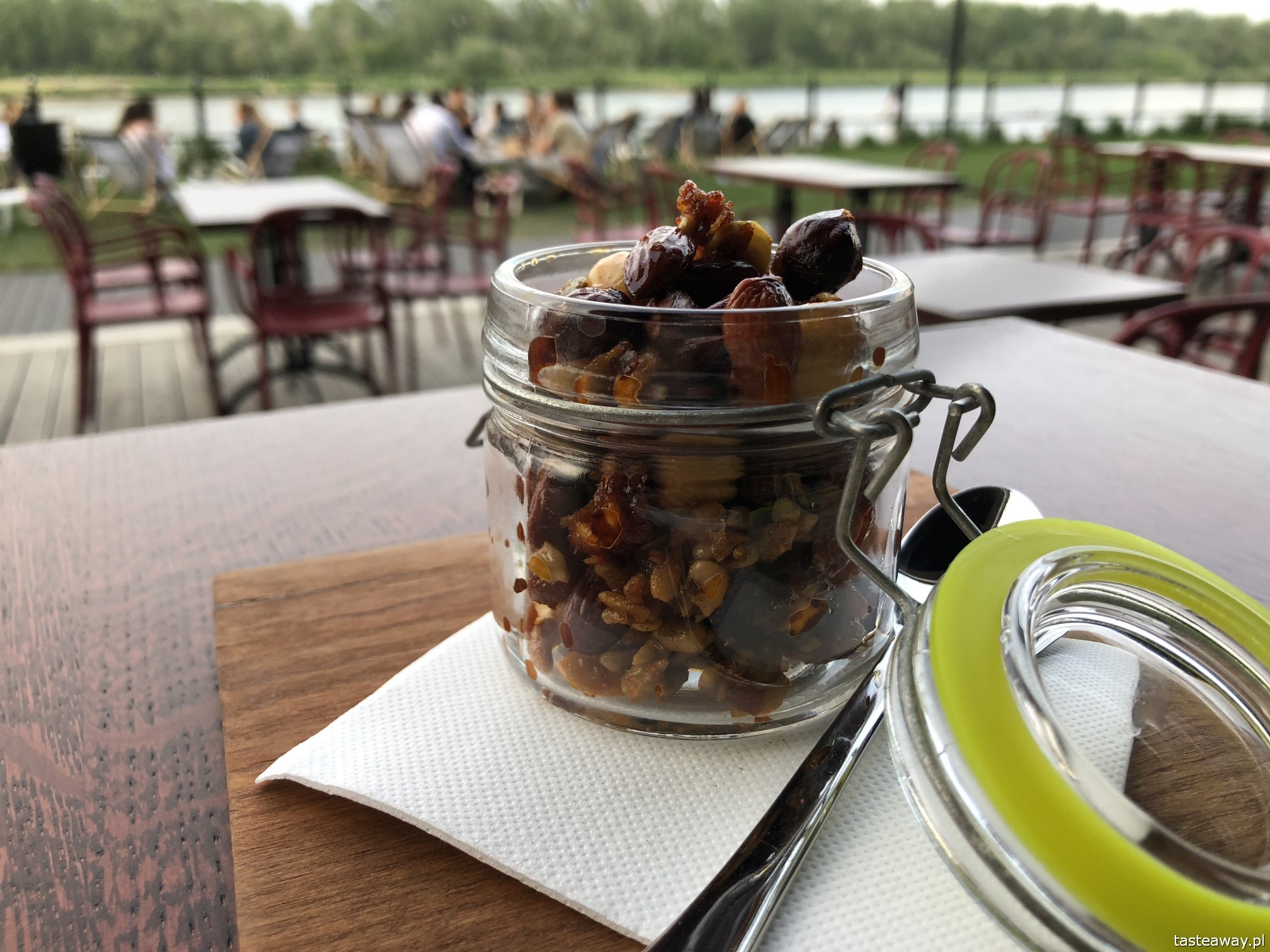 Winsky, Winsky Wine'n'Whisky Bar, nad wisłą, gdzie jeść nad Wisłą, tapas, małe formy, talerzyki, dukkah