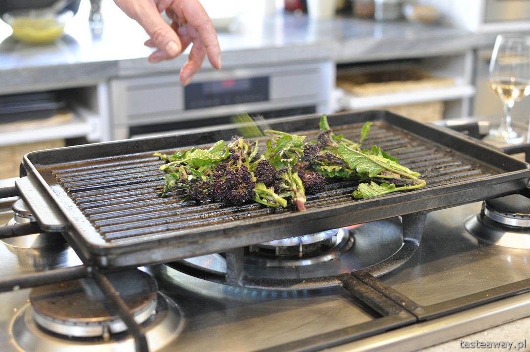 Daylesford Organic Farm, Cookery School, Farmshop, Cotswold, fioletowe brokuły