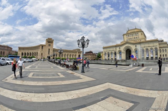 YEREVAN, ARMENIA! First impressions in 2022 🇦🇲 