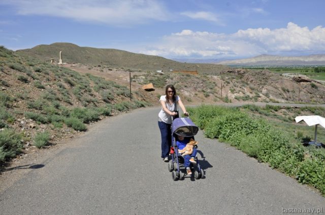Armenia, Khor Virap, travelling with a child