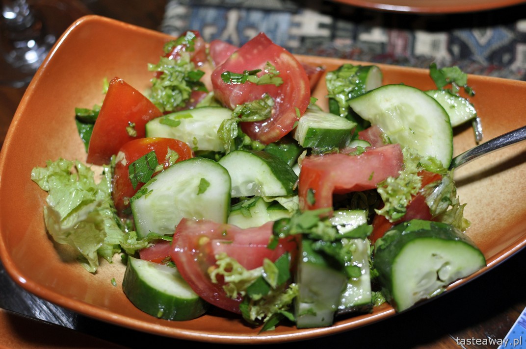 summer salad, ogórek, pomidor, kuchnia Armenii, Erywań, 