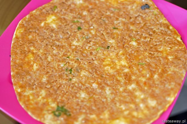 lahmajun, lahmacun, Armenian cuisine, Yerevan, Armenian cuisine