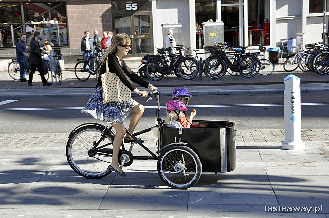 Copenhagen, bikes, family on a bike, child on a bike