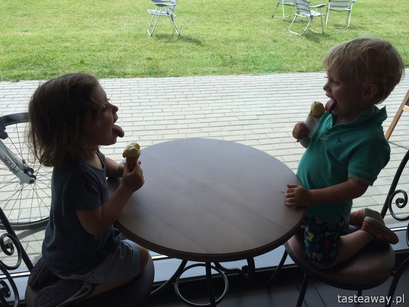 lody, lodziarnia, Ulica Baśniowa, Żoliborz