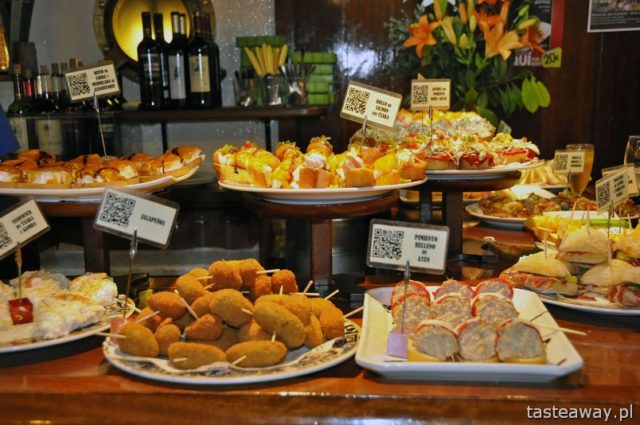 Spain, pintxos, San Sebastian, pintxos bar, Basque Country