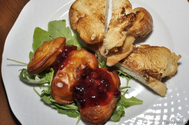 grilled cheese, challah, Hotel Carpatia, Bieszczadzki Gościniec, hotels in Poland, hotels in Bieszczady