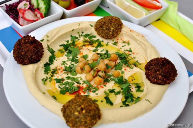 An idea for lunch: hummus and falafel in MEZZE
