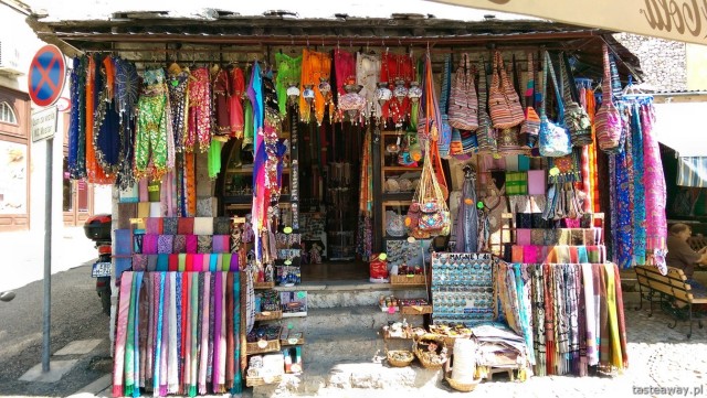 Mostar, Bosnia and Herzegovina, souvenirs, stands, what to see in Bosnia