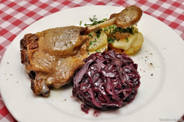 confit de canard, duck leg, French cuisine, Warsaw, Bistro La Cocotte