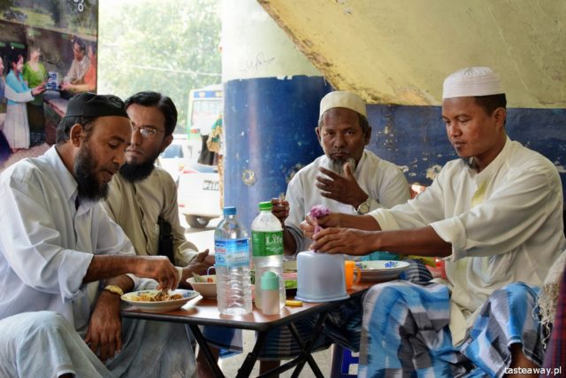 Burma, Myanmar, Rangoon, Yangon, Pagoda Sule, street life