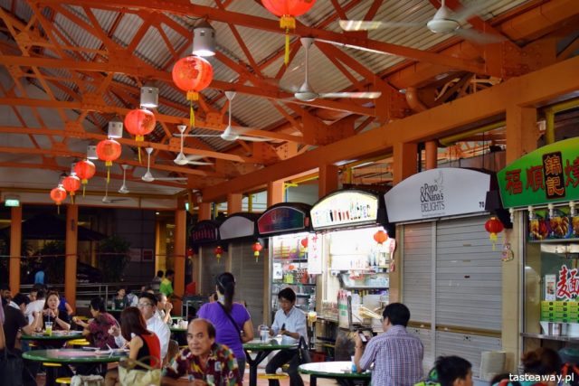 Singapore, what to eat in Singapore, food courts, Maxwell Food Centre, Hainanese Chicken Rice, Kway Teow, Oyster Cake, Oyster Omelette