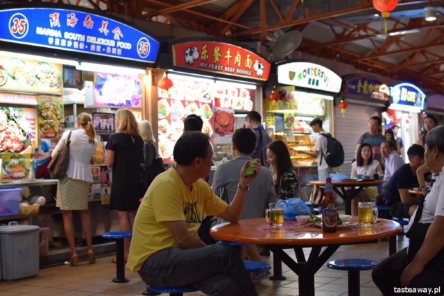 Singapore, what to eat in Singapore, food courts, Maxwell Food Centre, Hainanese Chicken Rice, Kway Teow, Oyster Cake, Oyster Omlette