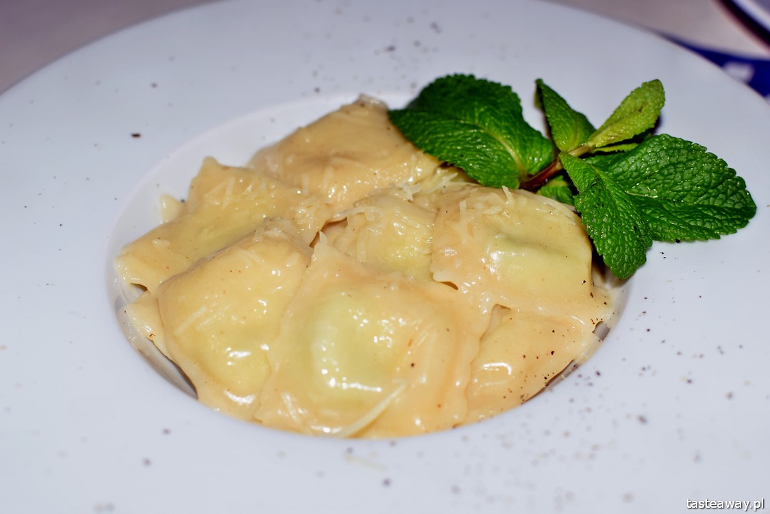 ravioli, Paros, kuchnia grecka, Warszawa, gdzie na greckie w Warszawie
