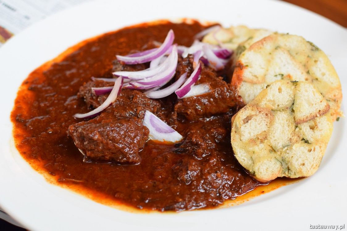 gulasz wołowy, kuchnia czeska, Restauracja Ceska, Warszawa