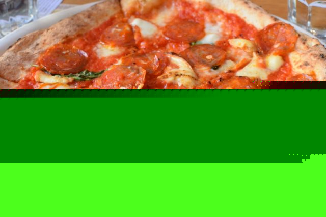 Mąka i Woda, Italian cuisine, pizza, pasta, where to have pizza in Warsaw, lunch in the centre, Diavola, Salami picante