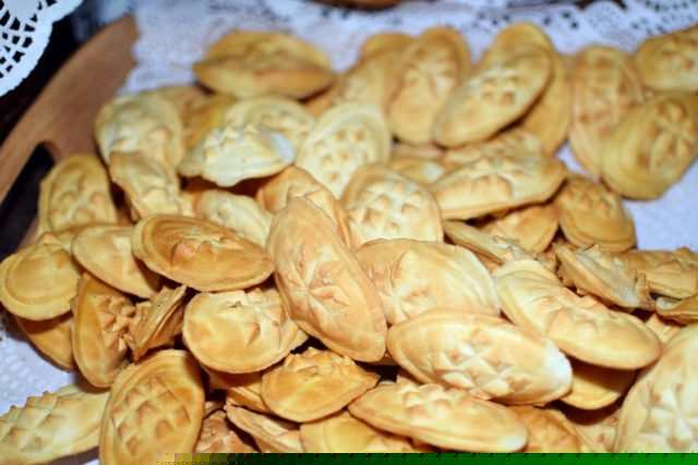 shepherd's huts, Zakopane, Witów, Kiry, Polana Biały Potok, Dolina Kościeliska, żętyca, where to eat oscypek, oscypek cheese, where to buy oscypek, shepherd's hut trail, best oscypek cheese