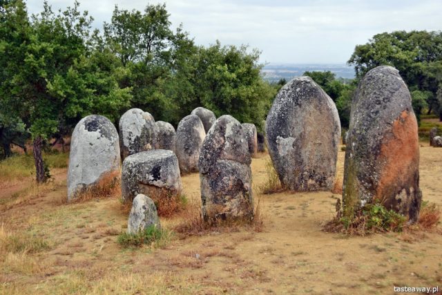 Evora, Alentejo, Portugal, megaliths, stone circles, what to see in Alentejo, Cromeleque do Almendres