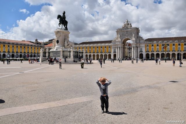 Lisbon, Portugal, what to do in Lisbon, what to see in Lisbon, Praca do Comercio, travelling with a child