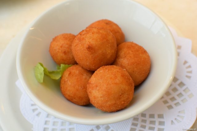 Spain, Barcelona, what to eat in Barcelona, where to eat in Barcelona, Spanish Tapas, croquetas, Spanish croquetas, HomeToGo