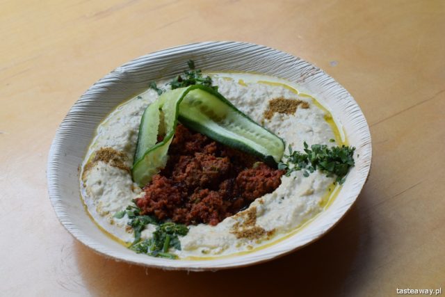 hummus, hummus with beef, Warszawa, Poznańska, middle east cuisine, Beirut hummus & music bar