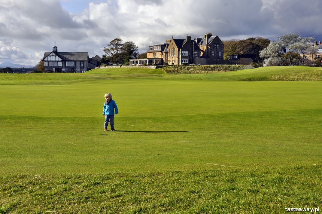 jak płacić w podróży, pieniądze w podróży, gotówka czy karta, zalety karty płatniczej w podróży