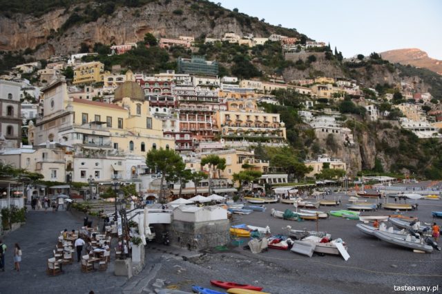 Positano, Italy, where to go for a romantic trip, a trip for two, honeymoon, proposal, most beautiful places in Italy, Amalfi coast, Villa Celentano