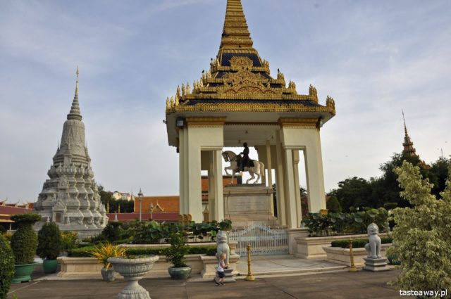 travelling with a child, exotic trips with a child, how to prepare for an exotic trip with a child, Burma, Asia with a child, Thailand with a child, Cambodia with a child
